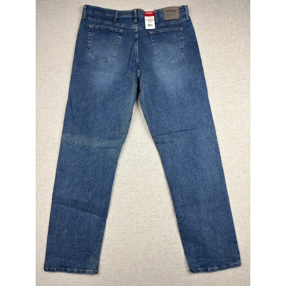 Wrangler Authentics Men's 38x34 Straight Leg Blue Medium Waste Jeans